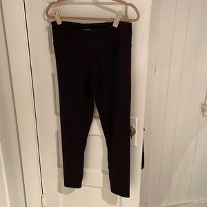 Victoria’s Secret Sport L black leggings/tights w/waist pocket, gently worn